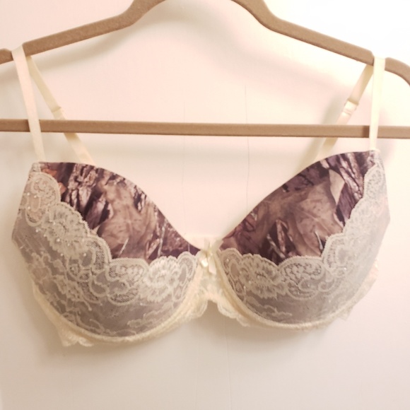 Laced Bra - Picture 2 of 6